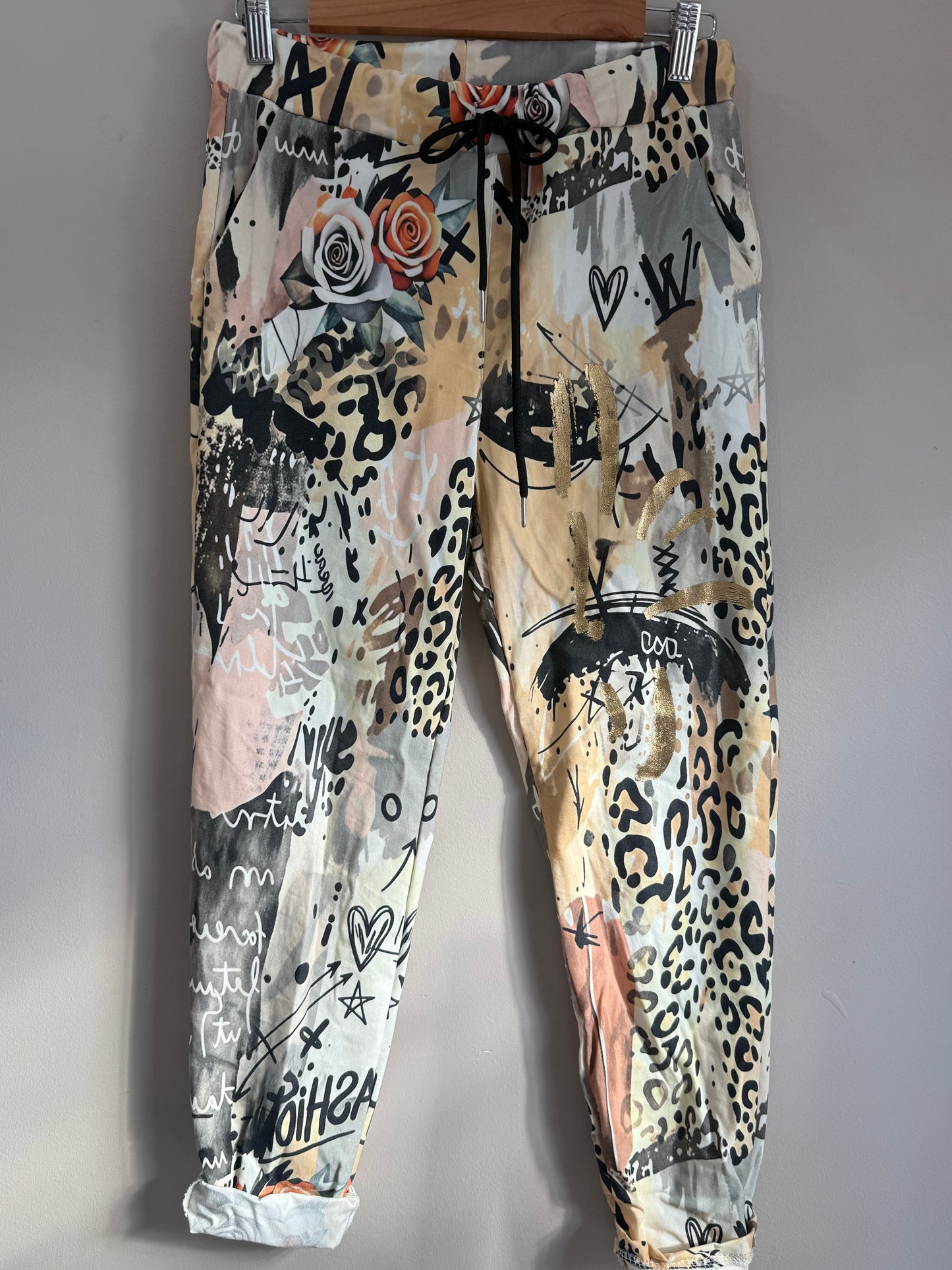 Graphic Neutral Print 16