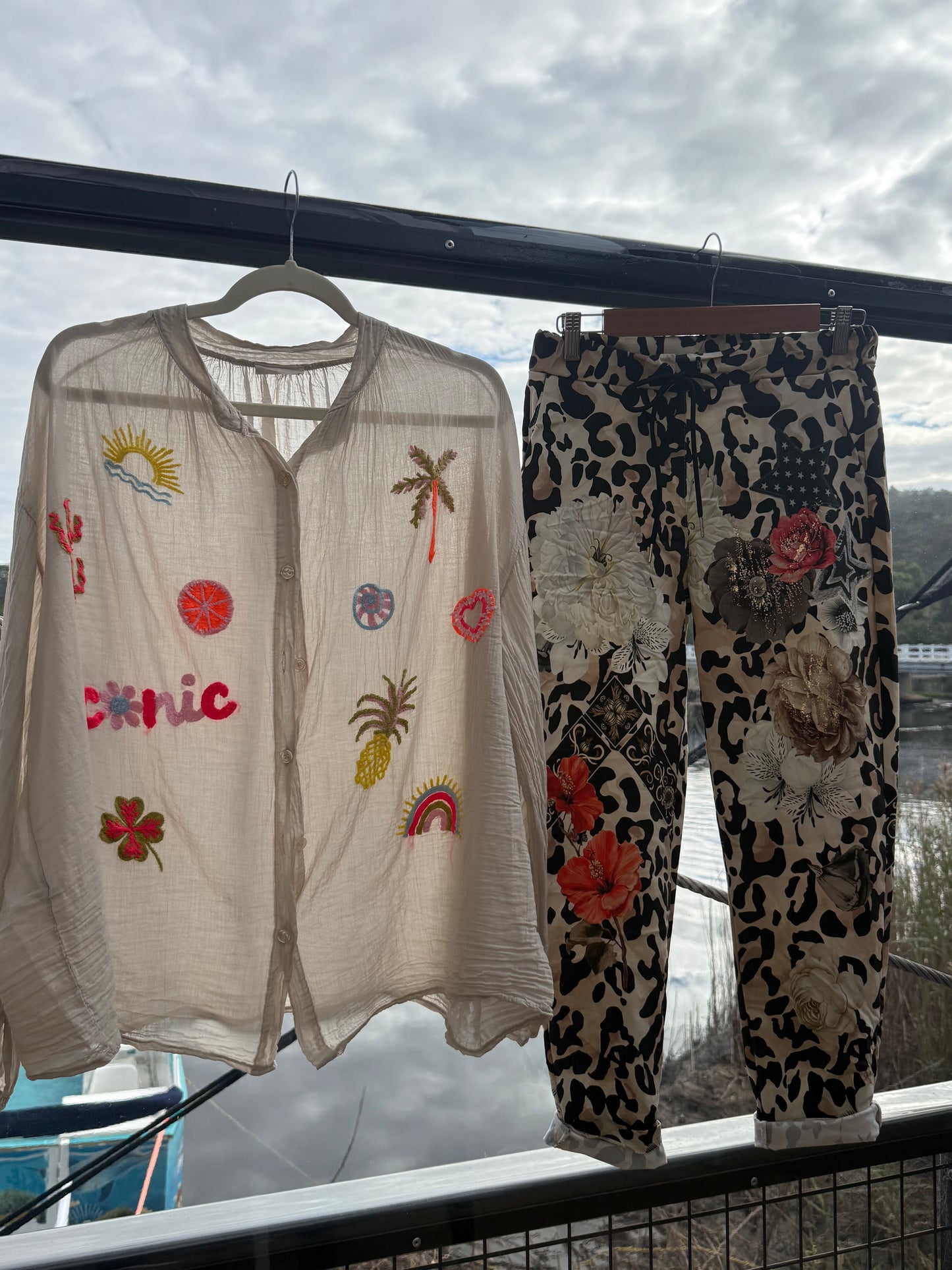 Iconic Blouse Taupe