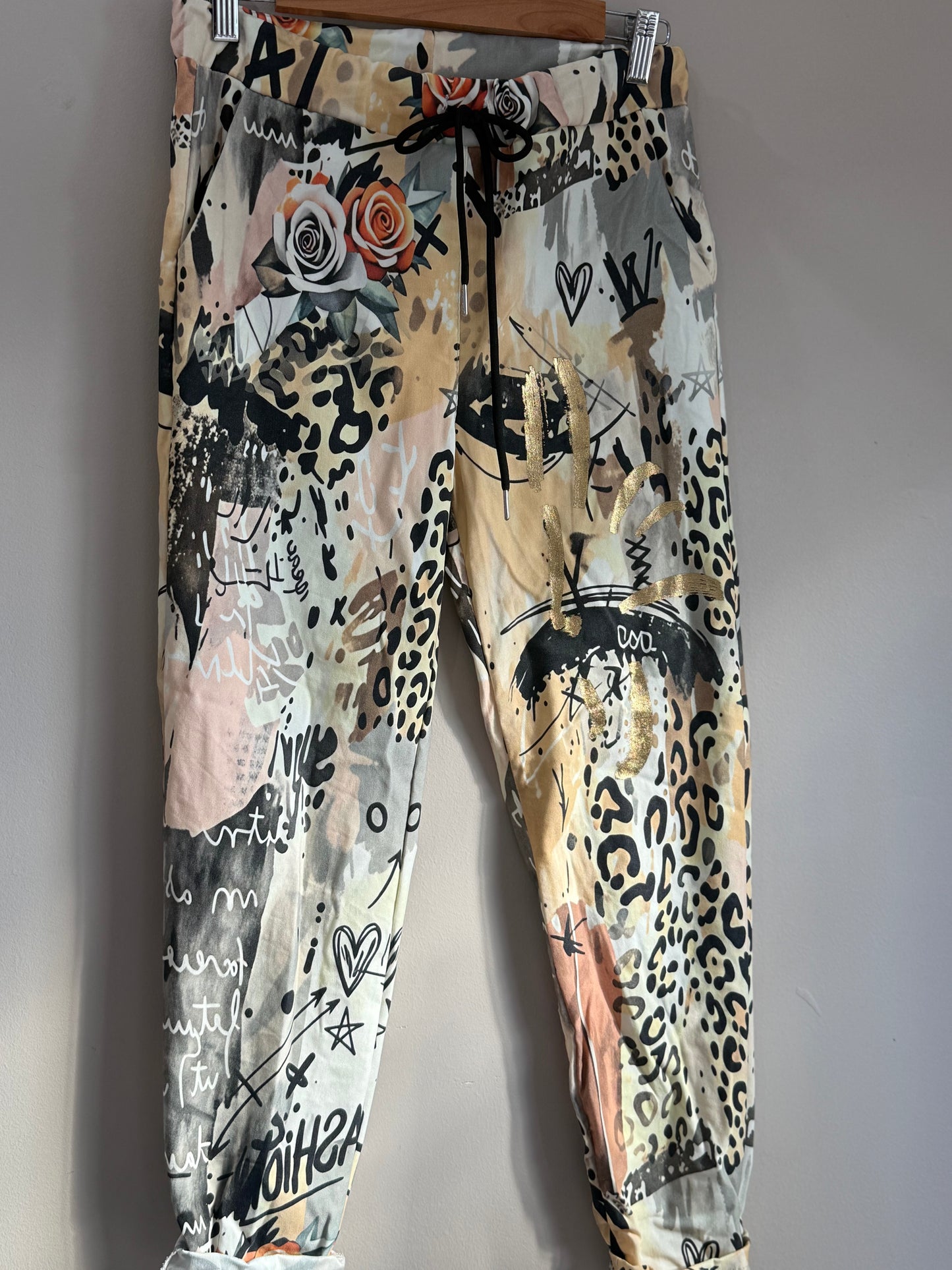 Graphic Neutral Print 16