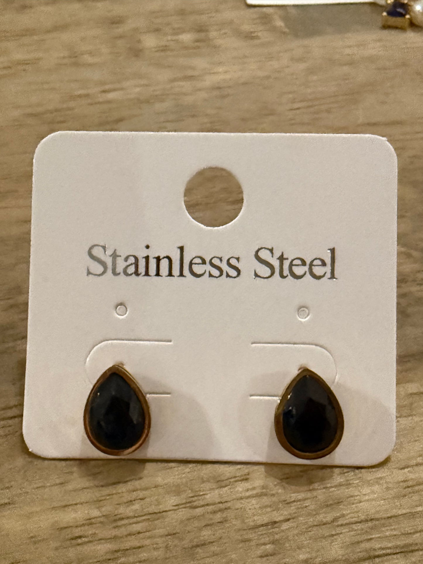 Petite Teardrop Black Stud