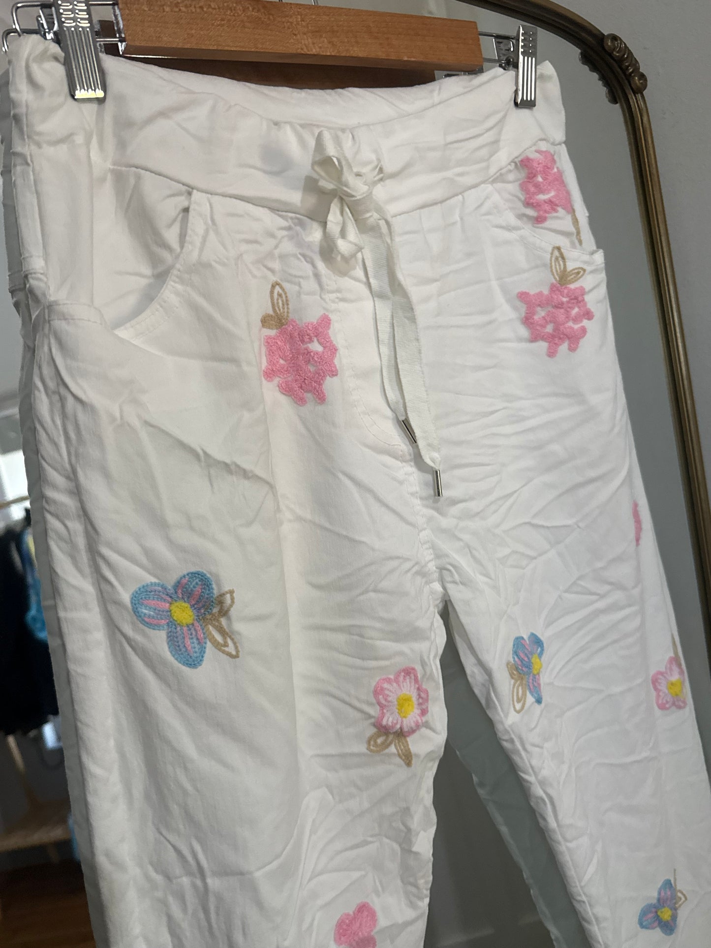 Liora White Pants Embroided