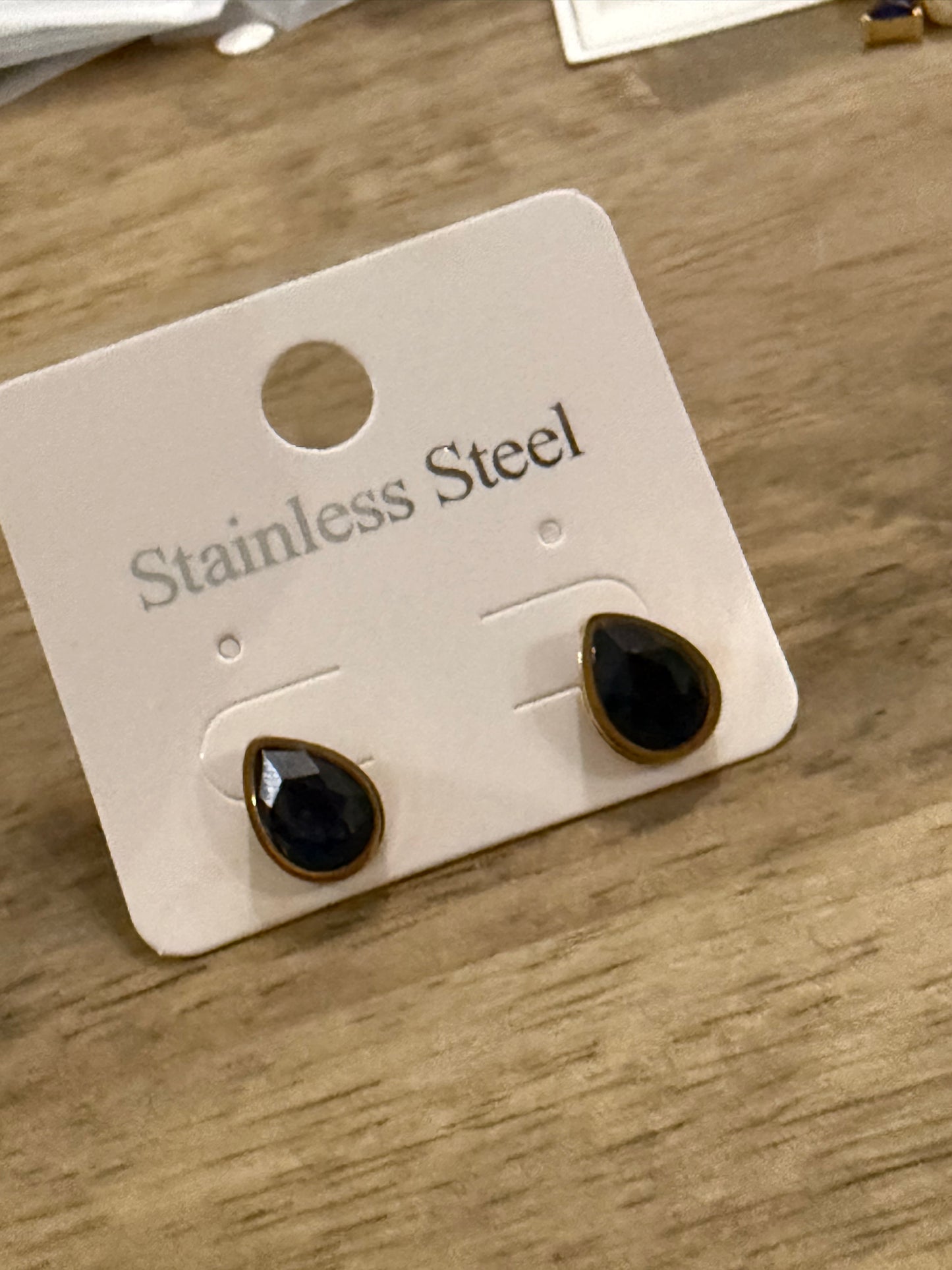 Petite Teardrop Black Stud