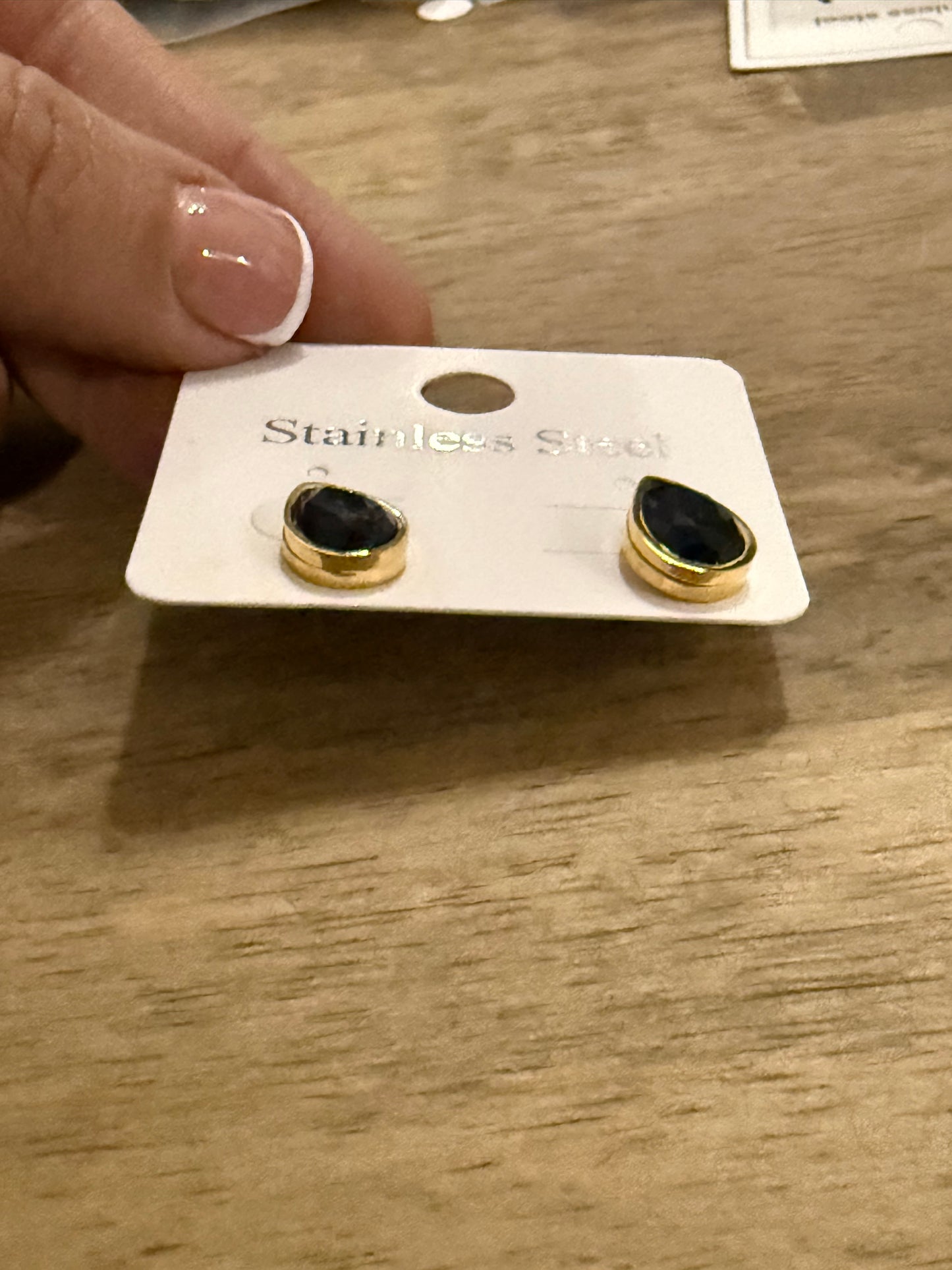 Petite Teardrop Black Stud