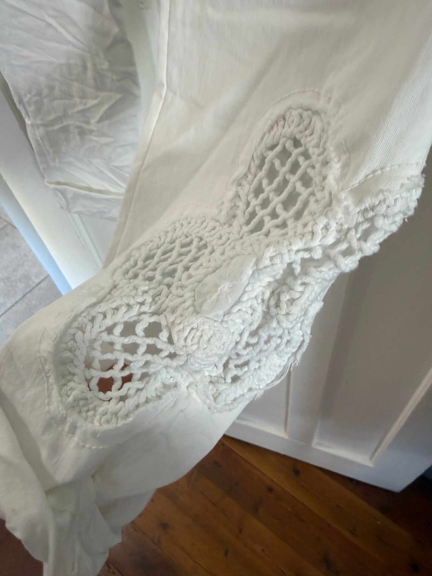 Daisy White Comfy Pant