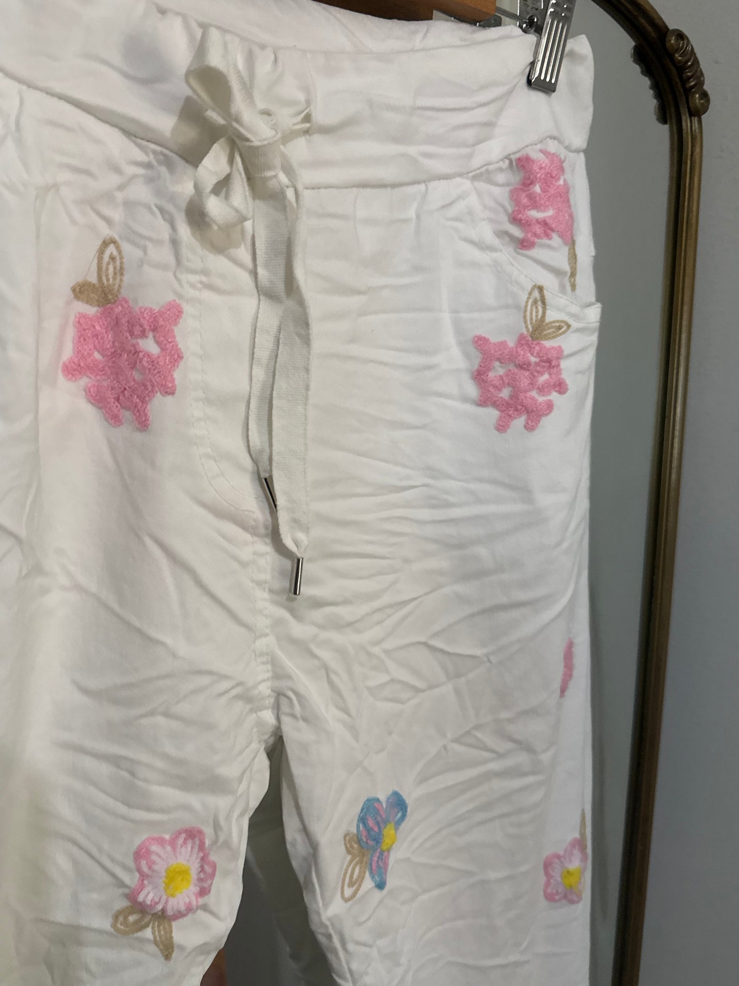 Liora White Pants Embroided