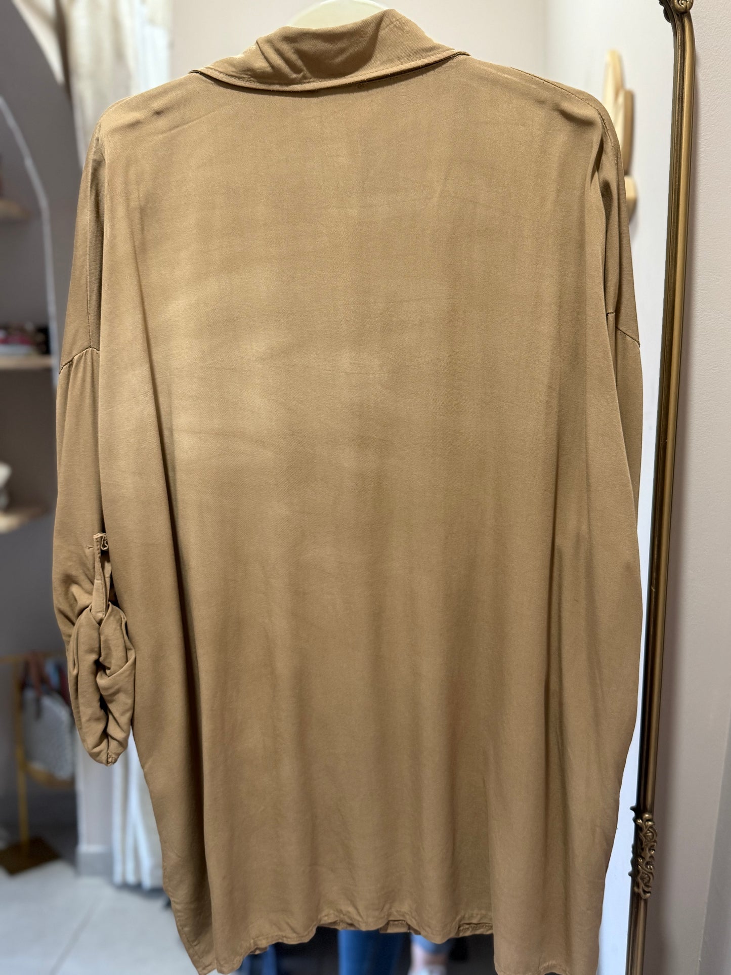 To Have Blouse Sand