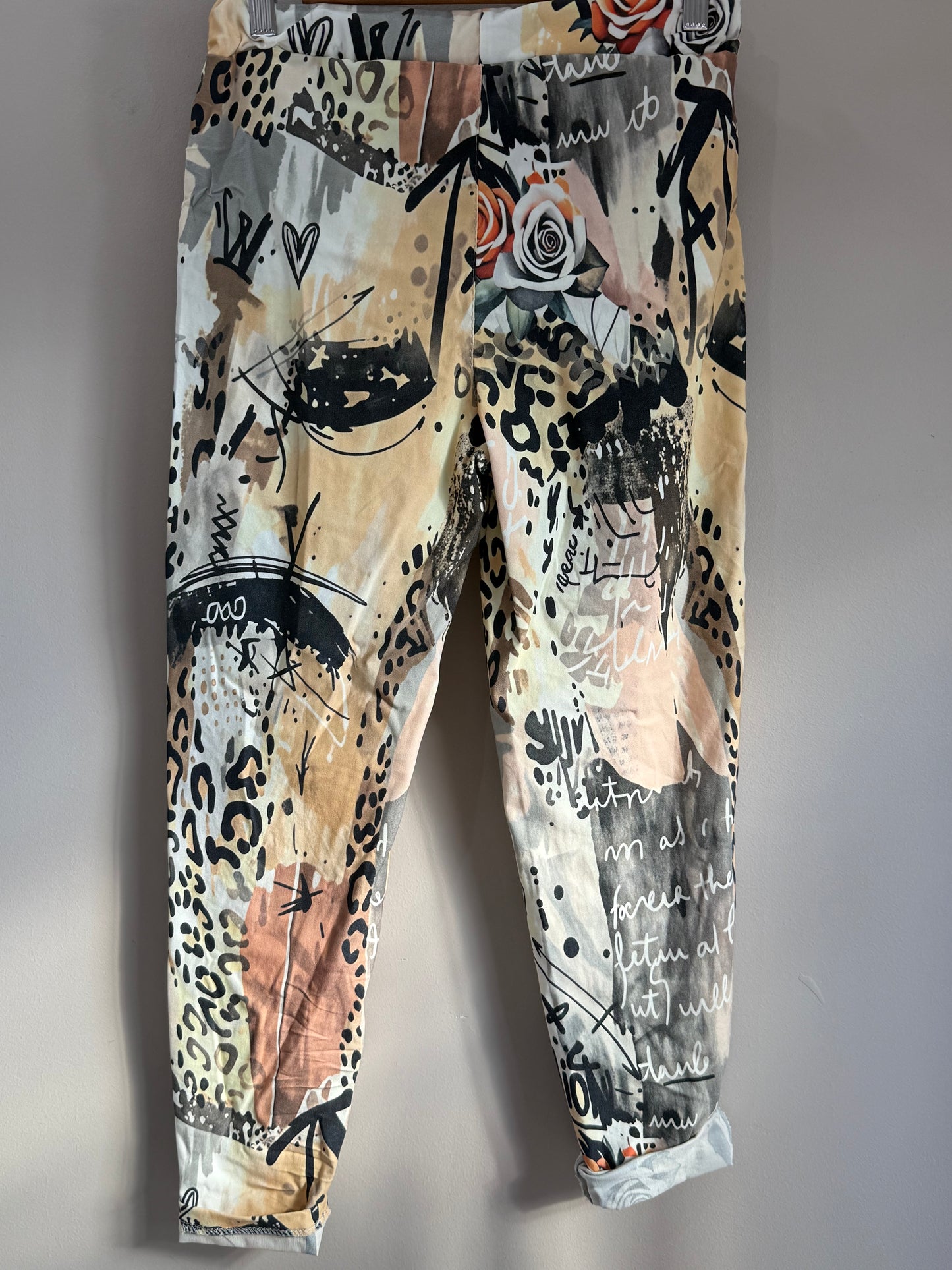 Graphic Neutral Print 16