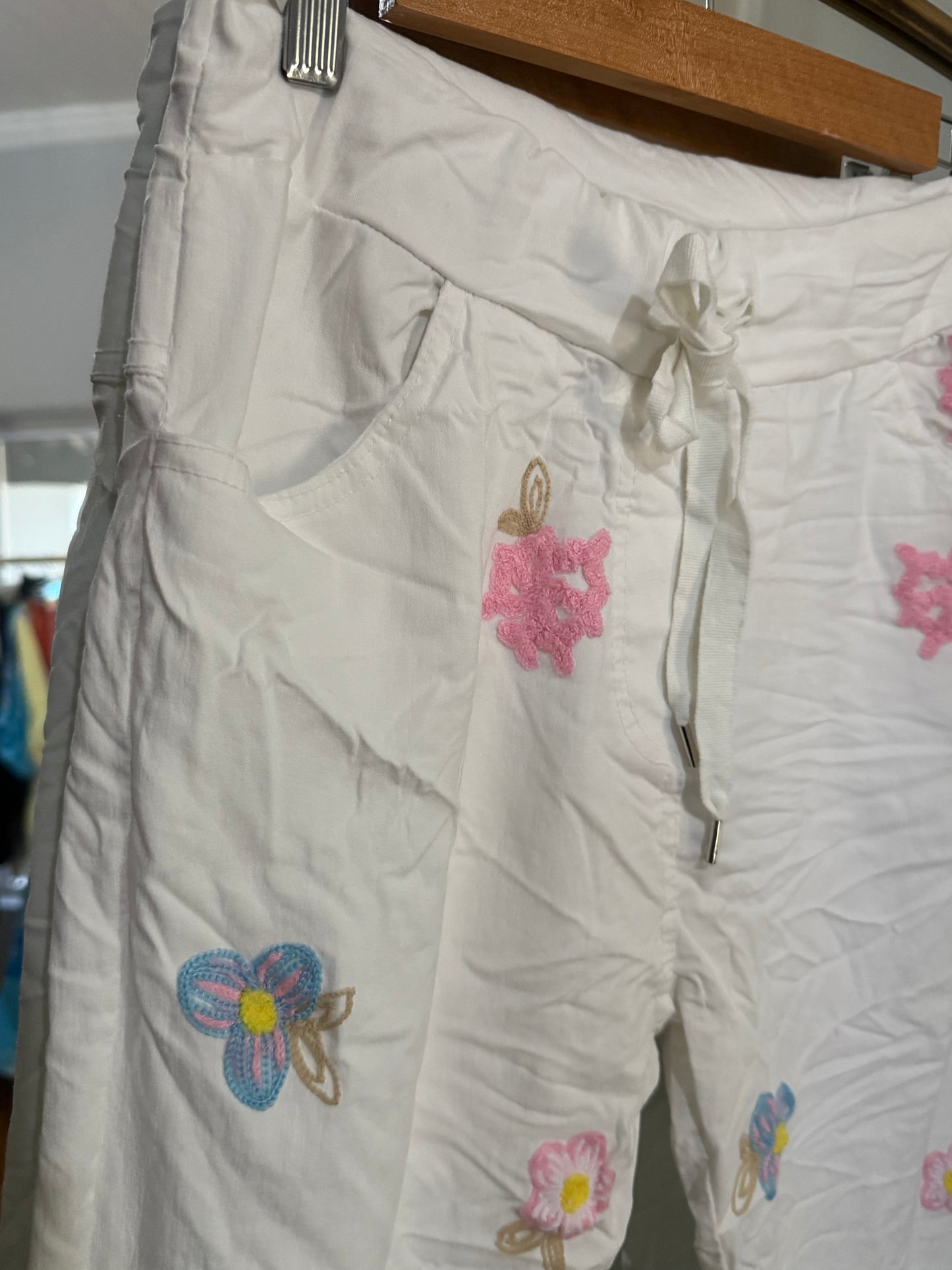 Liora White Pants Embroided