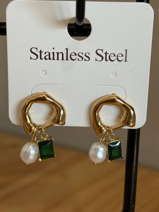 Emerald Green Pearl Earring