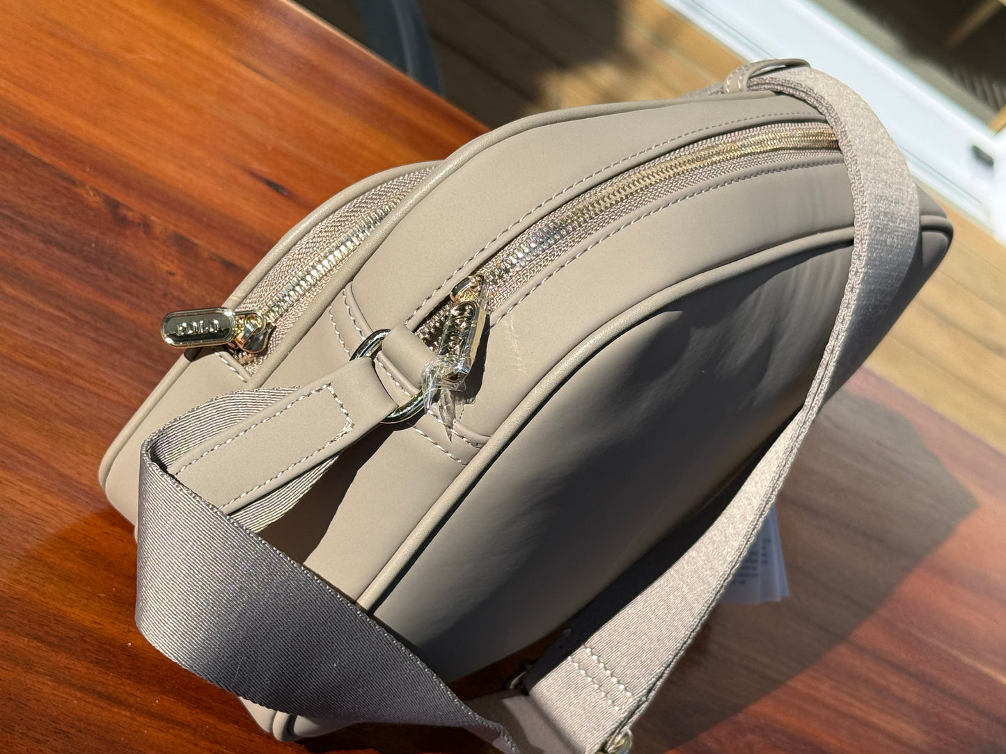 9242 Utility Crossbody Polo Mushroom