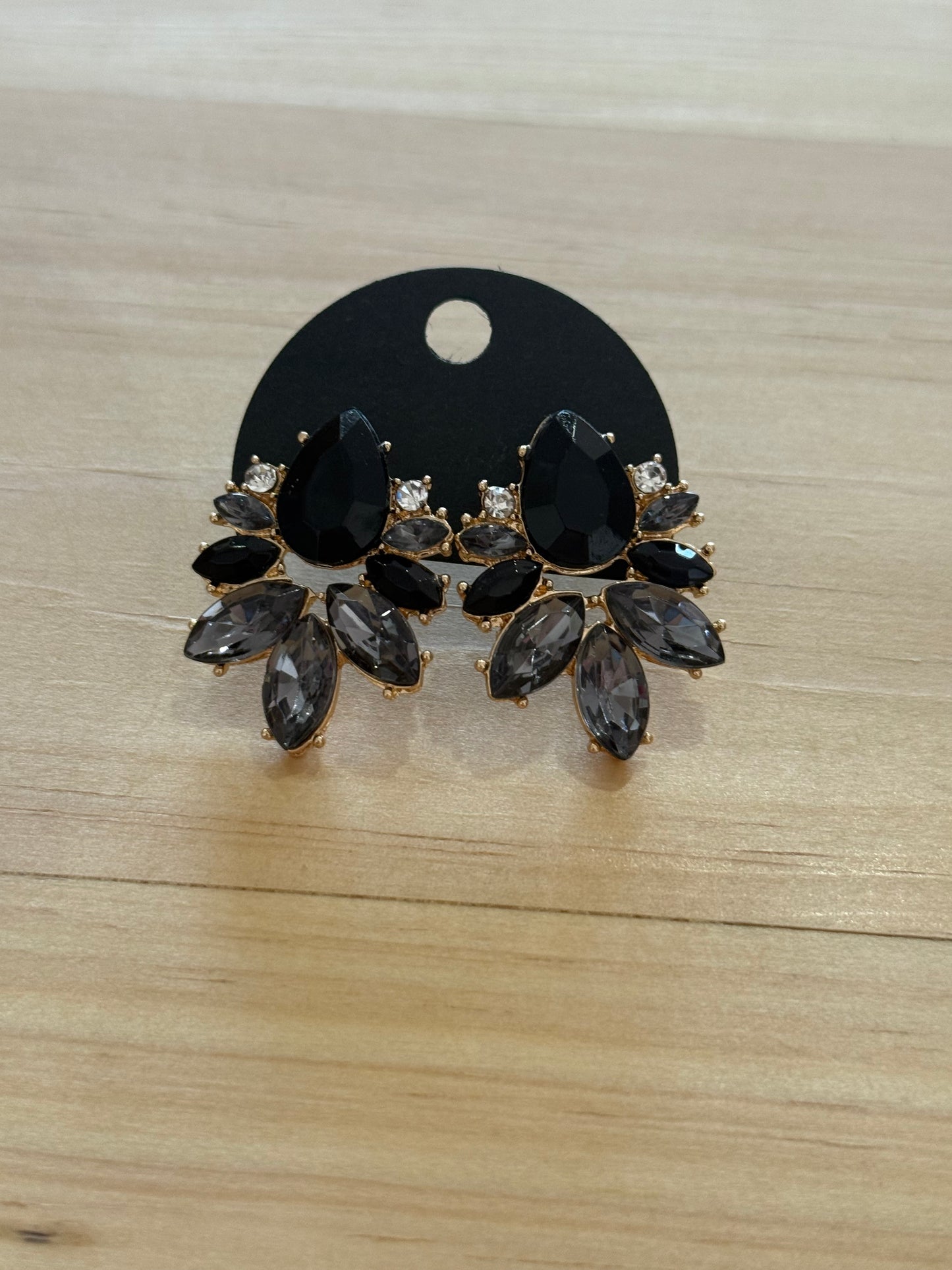 Statement Black