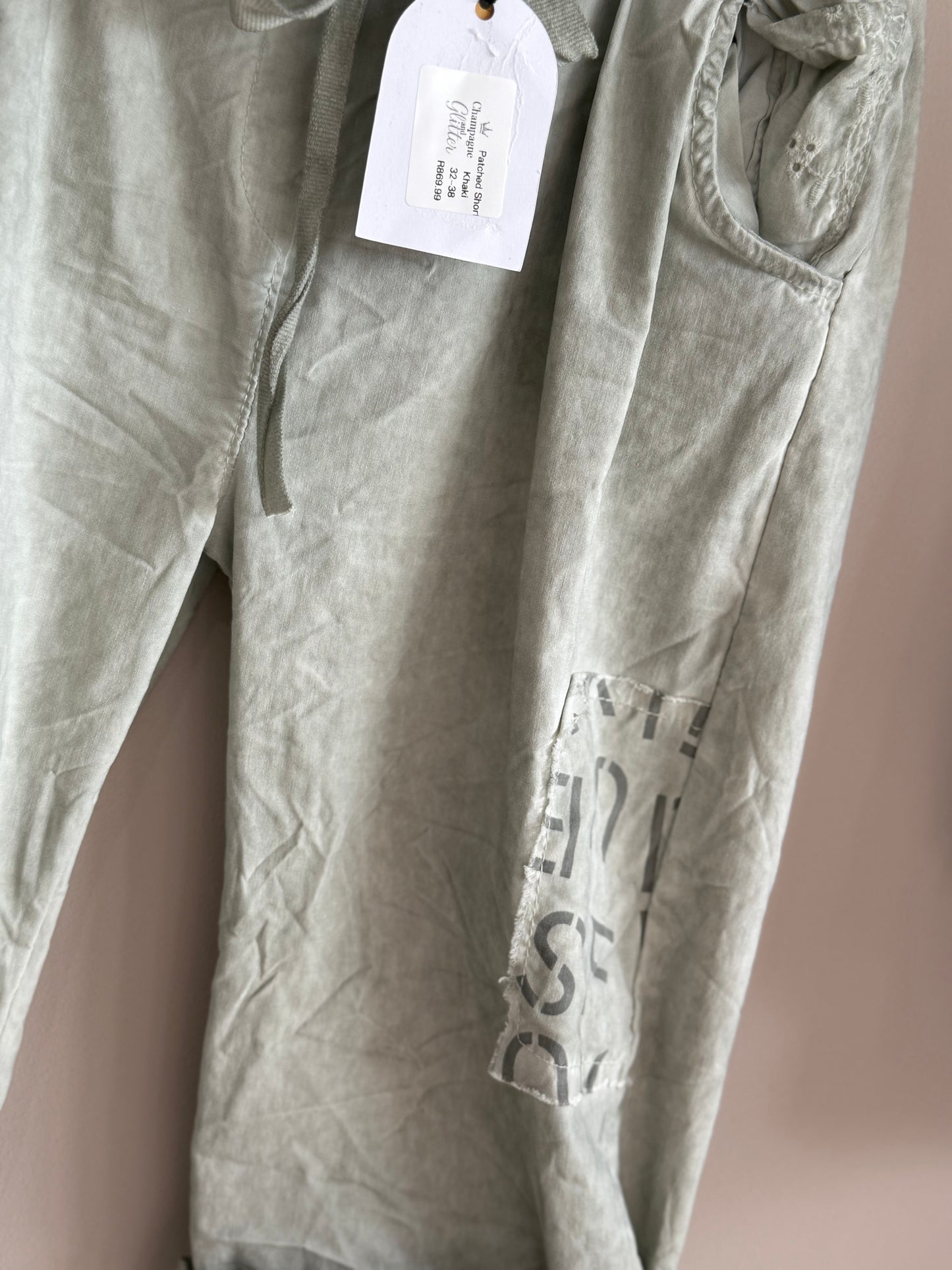 Patched Shorts Khaki
