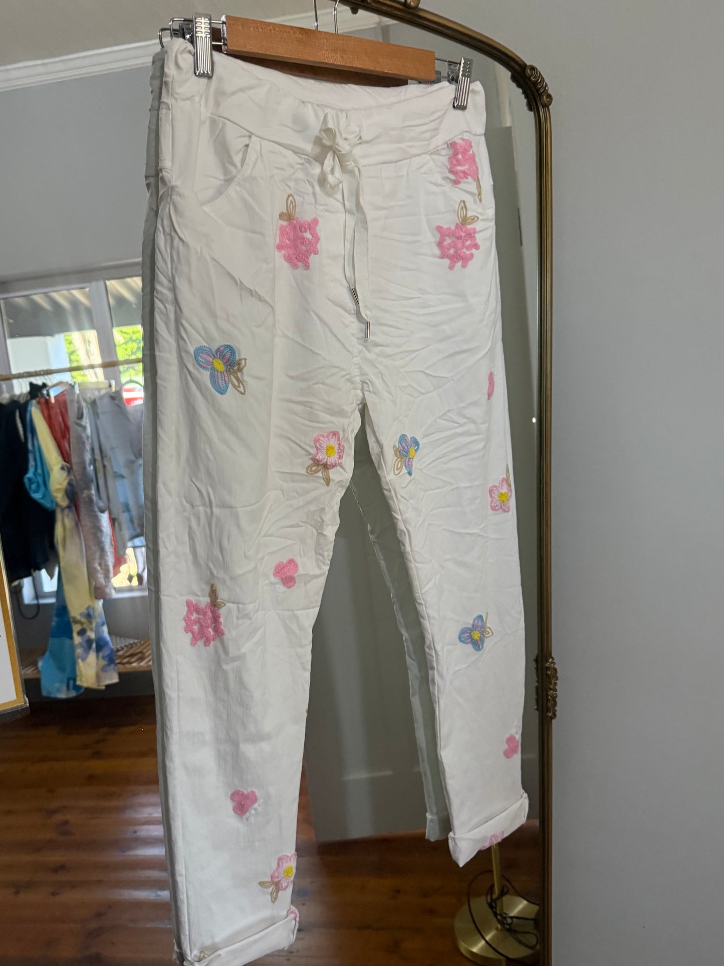 Liora White Pants Embroided