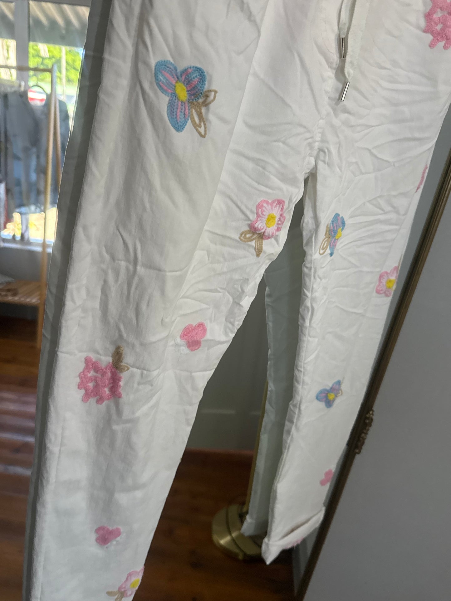 Liora White Pants Embroided